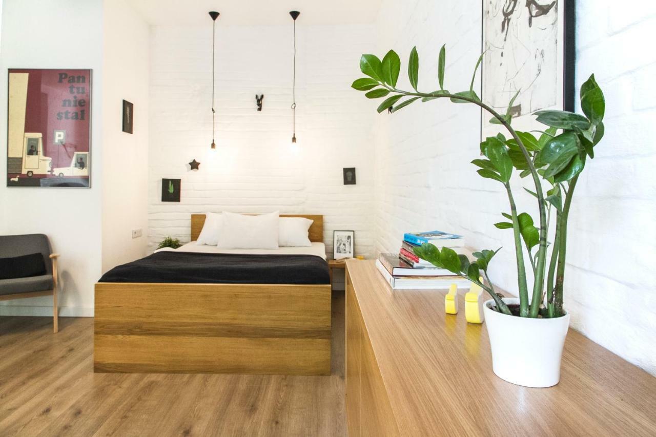 Garden Apartment *
